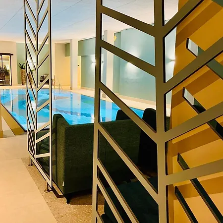 Отель Churfuerstenhof Wellnesshotel 4*