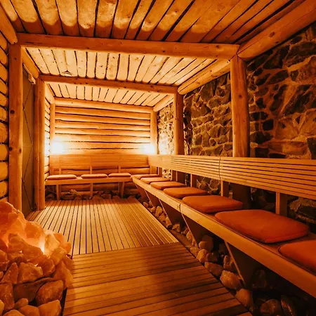 Отель Churfuerstenhof Wellnesshotel 4*