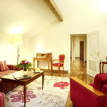 Отель Churfuerstenhof Wellnesshotel 4*